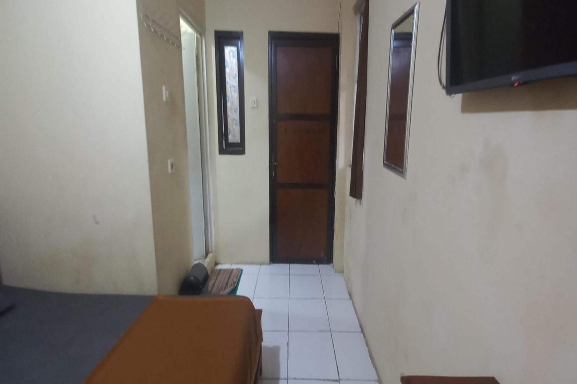 Oyo 94030 Ar Syariah Hotel