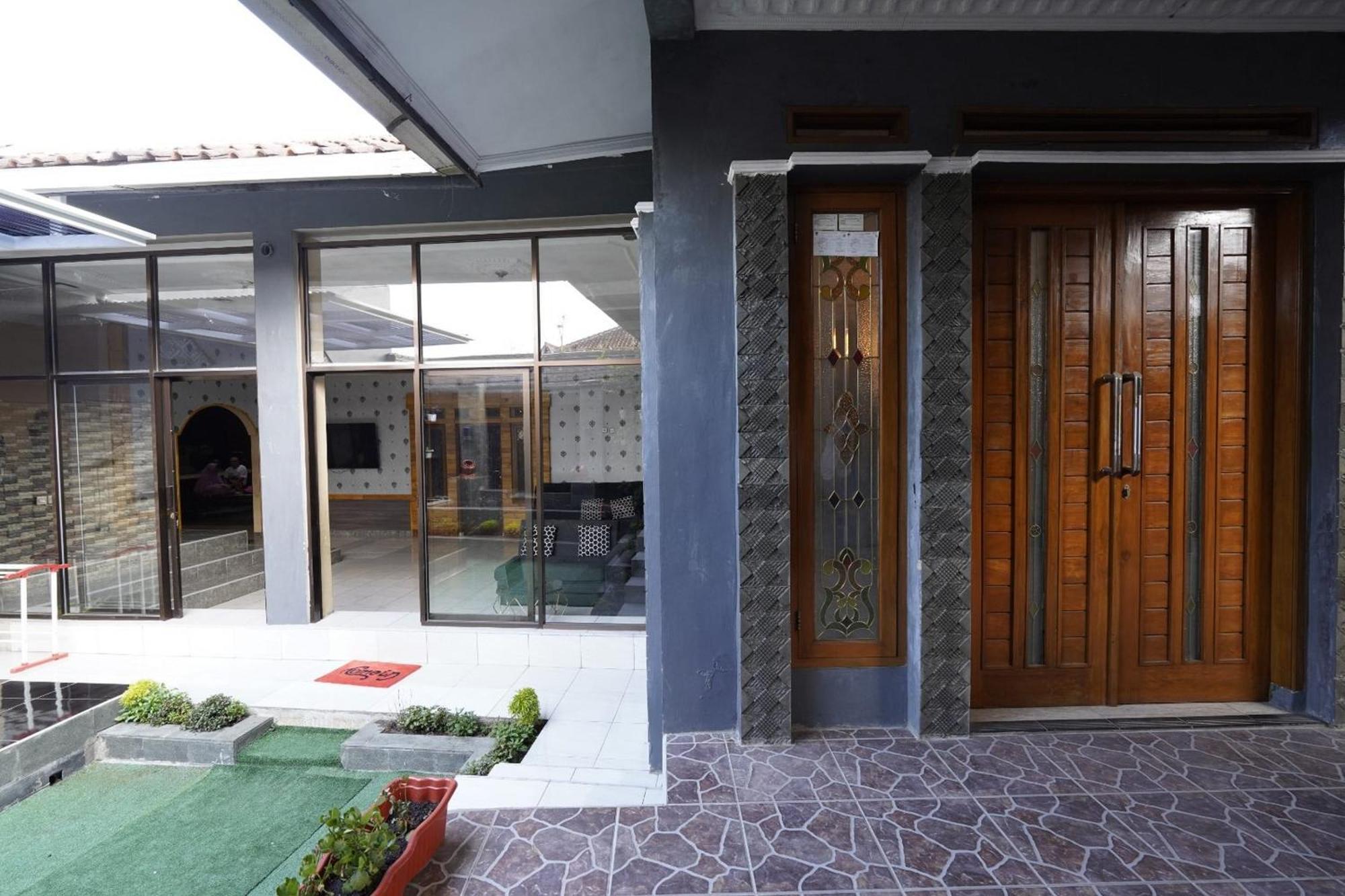Hotel Oyo 94030 Ar Syariah