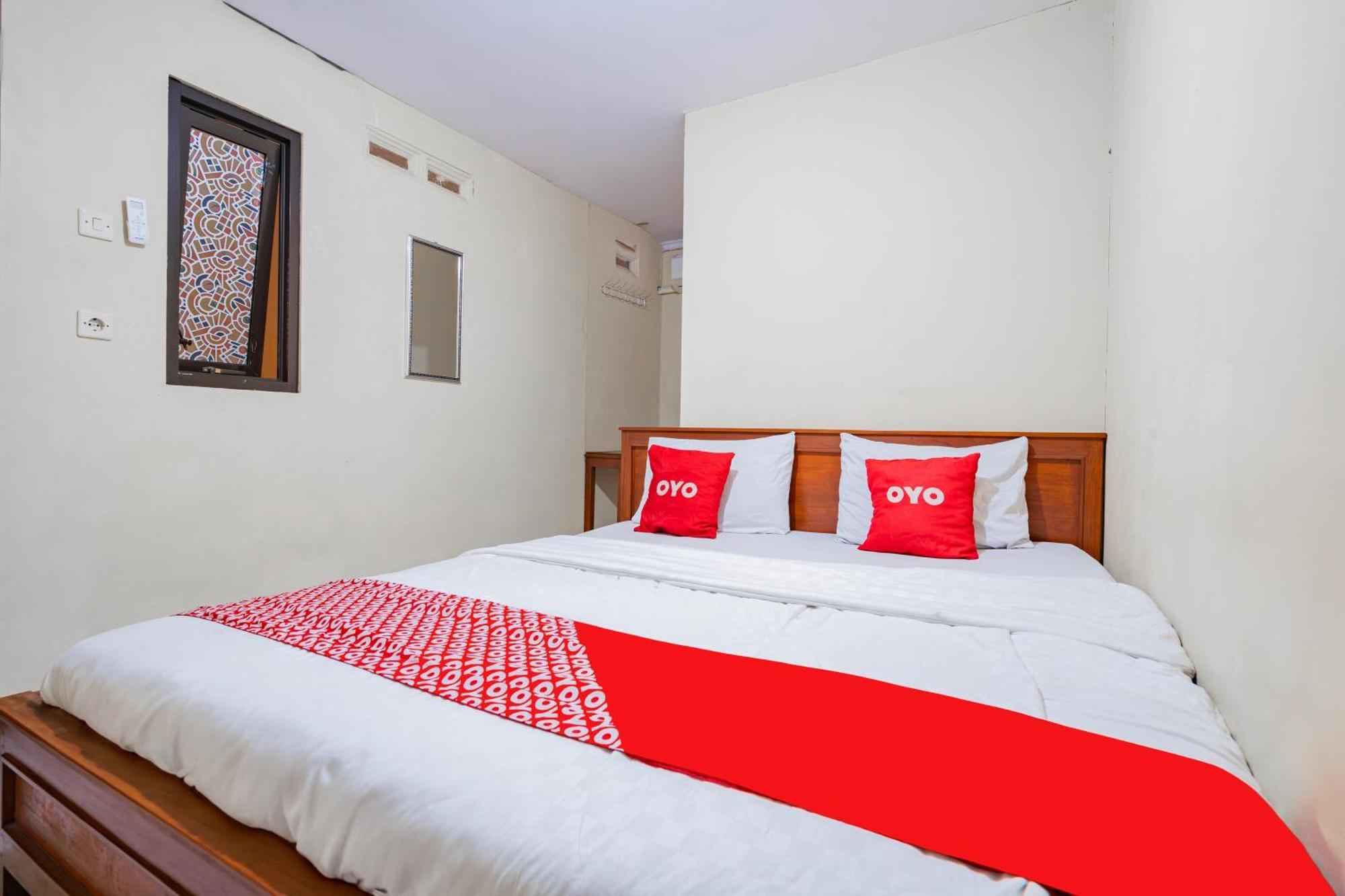 Oyo 94030 Ar Syariah Hotel