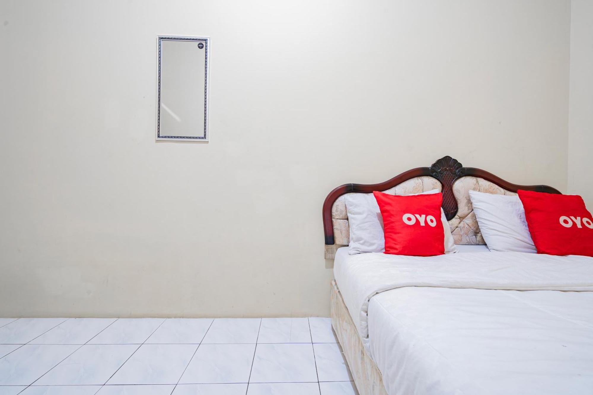 Oyo 94030 Ar Syariah Hotel Bandung
